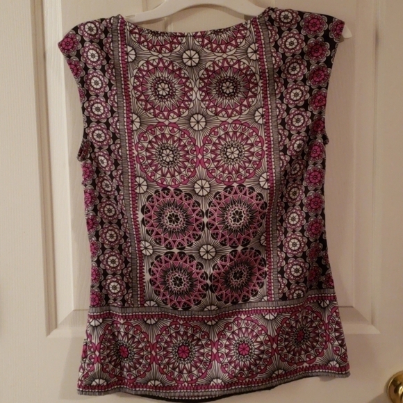 Limited Sleeveless Top - Picture 5 of 7